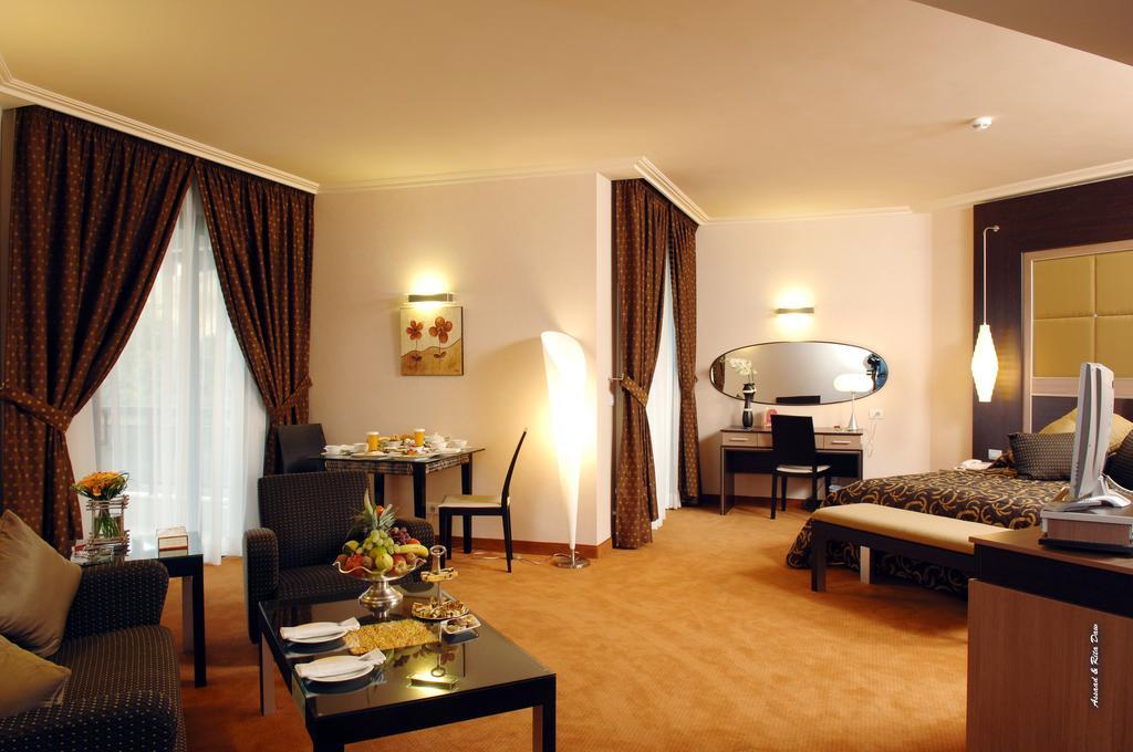 Regency Palace Hotel Джунія Екстер'єр фото