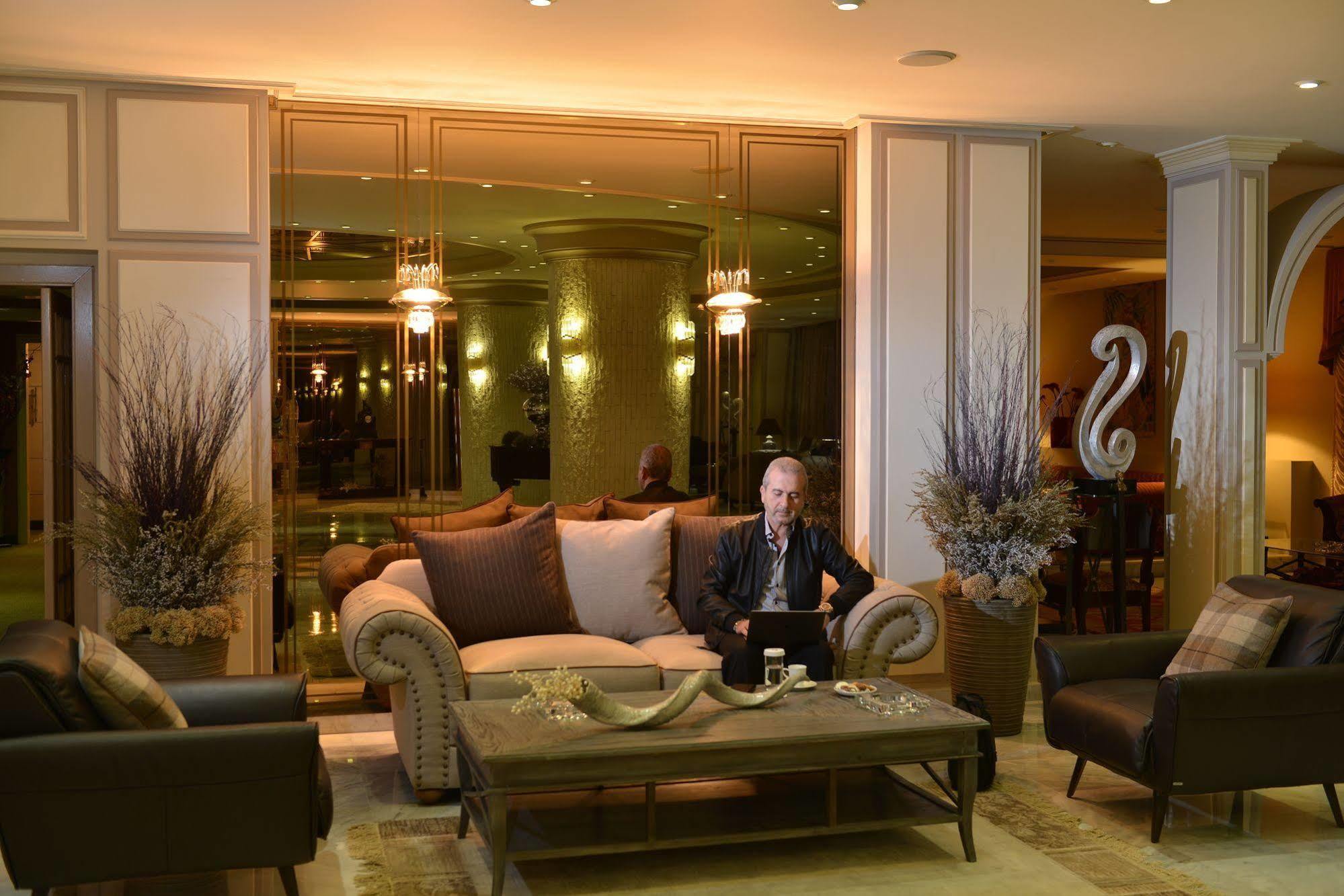 Regency Palace Hotel Джунія Екстер'єр фото